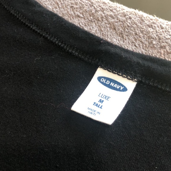 OLD NAVY BLK SLEEVELESS TANK SIZE M TALL - Picture 3 of 5